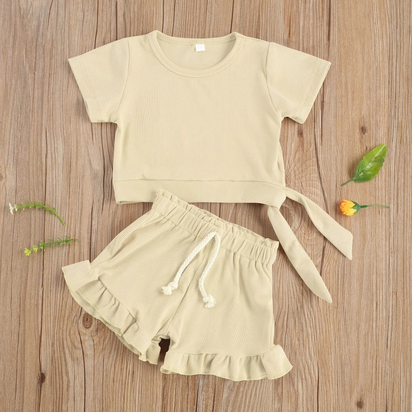 2-piece summer outfit for baby girls, perfect for warm weather
