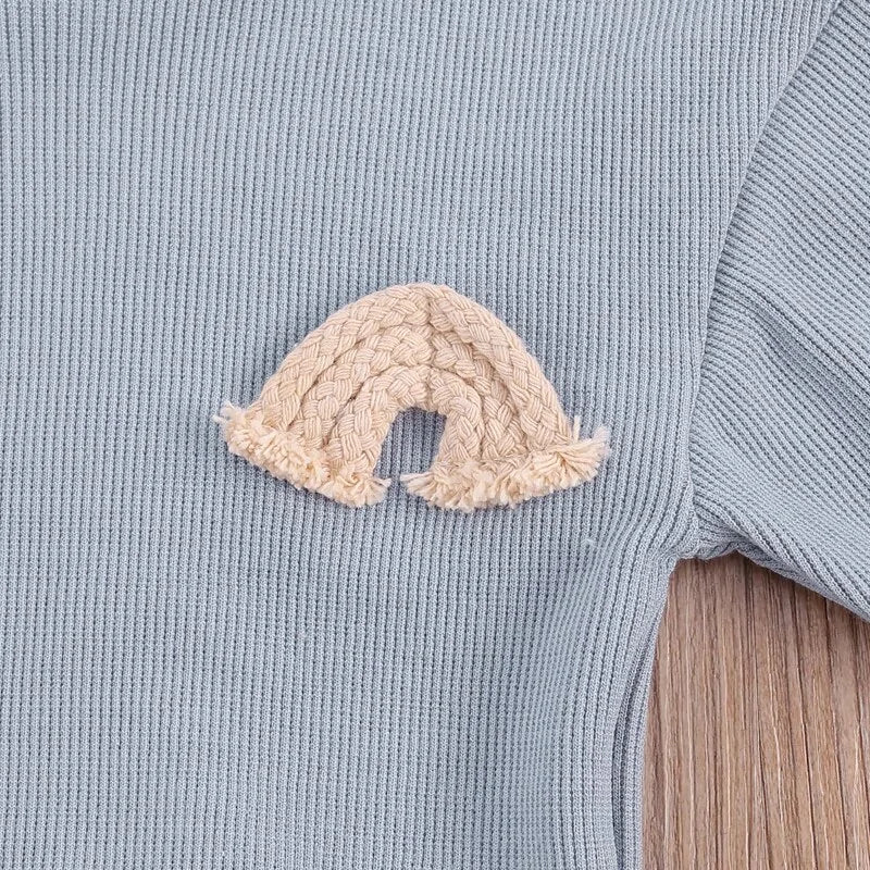 Pink gender-neutral baby clothing set, comfy for Canadian babies