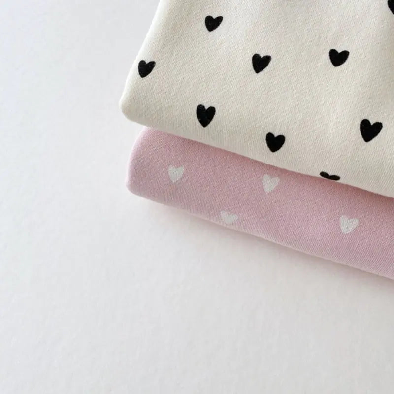 Baby girl or boy neutral outfit – heart print baby set Canada