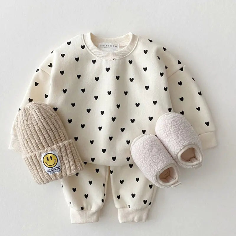 Full heart baby outfit set – black heart print – Mom Harbor USA