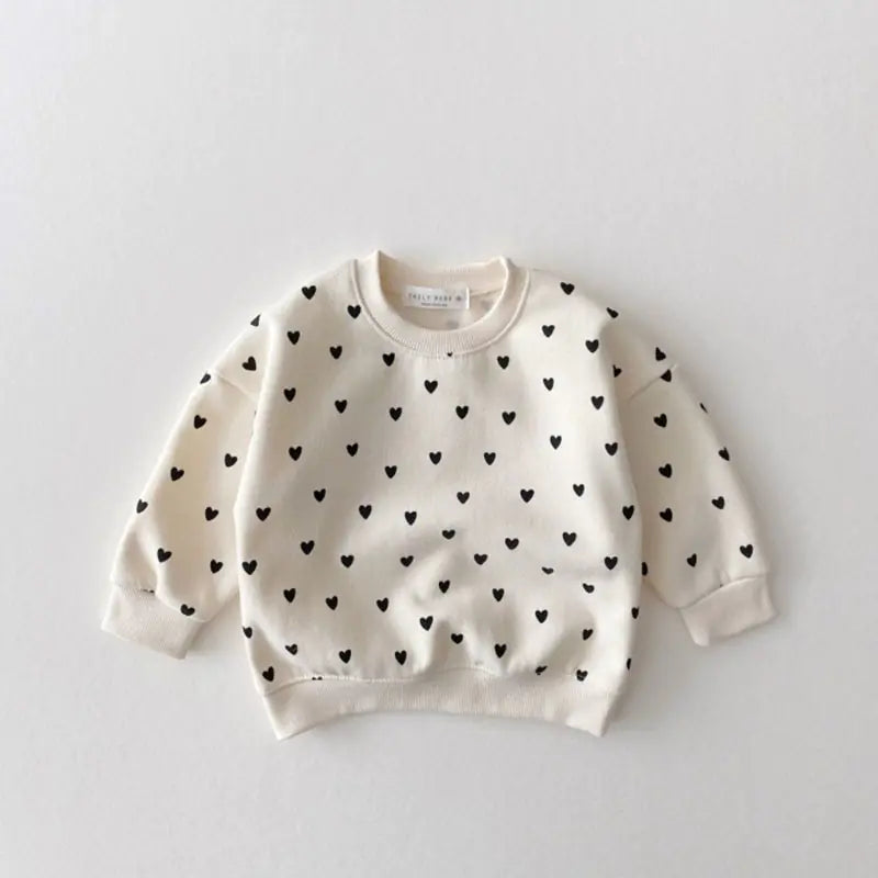 Stylish baby outfit with heart motifs – soft newborn wear USA